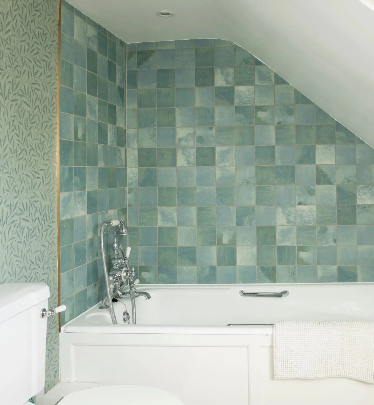 Kelmscott Green Tile - Image 8
